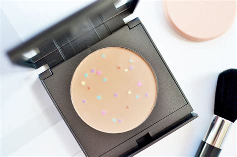 Say Goodbye to Cakey Makeup with Jerome Alexander Cosmetics Magic Mineral Powder